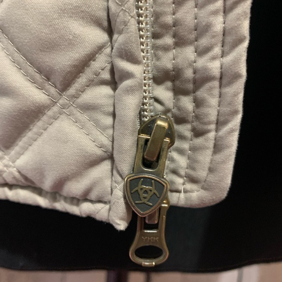 SOLD!✅ ARIAT Women’s Quilted Beige Zip Up Jacket Size Small - Picture 6 of 12